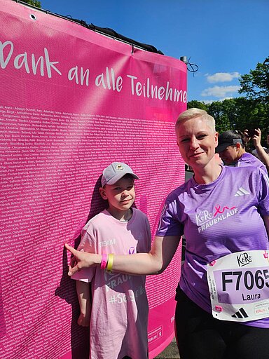 Name found! Laura with her son © Privat
