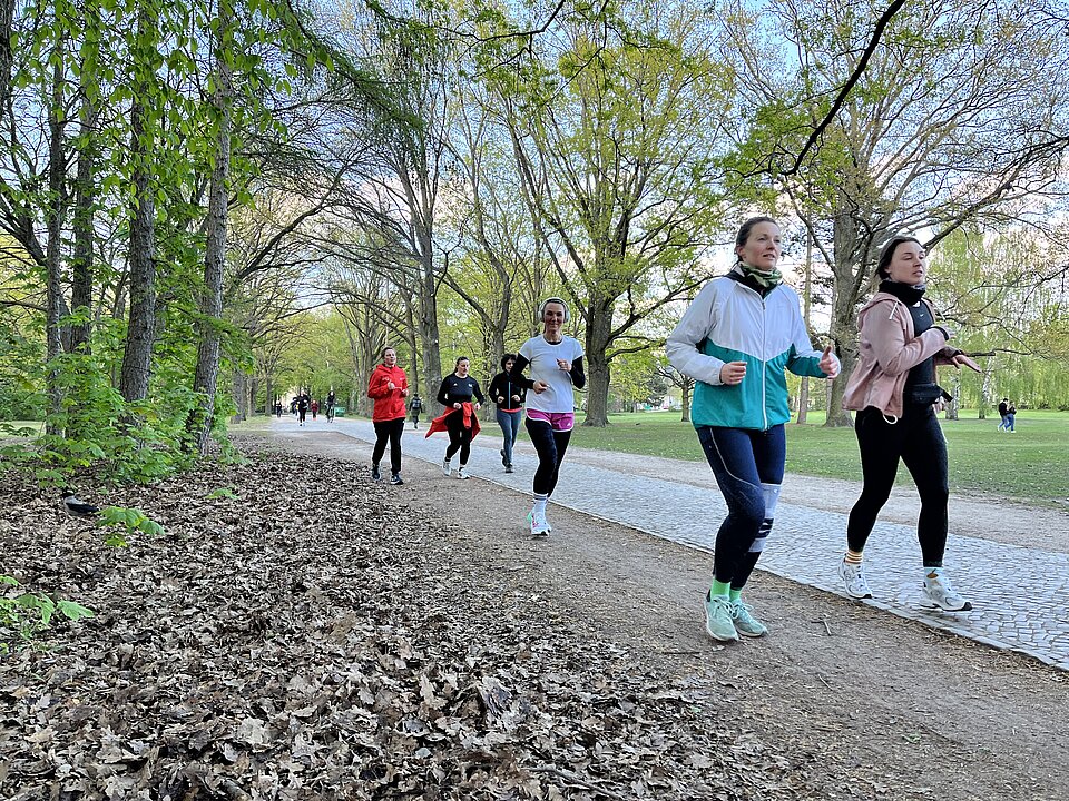 Running together builds anticipation for the KoRo Women's Run Berlin 2024. © SCC EVENTS - privat