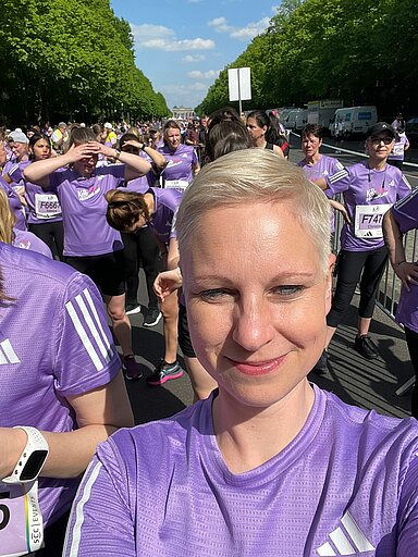 Laura am Start des KoRo Frauenlauf 2023 © Privat