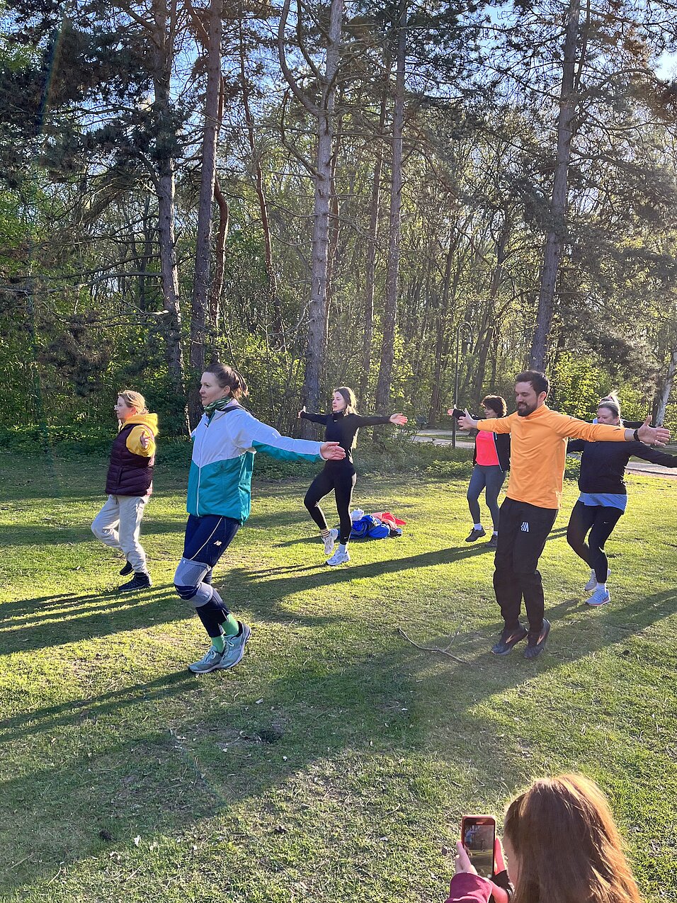 Frauen beim Armkreisen  © SCC EVENTS